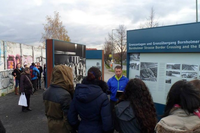 2.5-Hour Berlin Wall and Memorial Sites Walking Tour - Why the tour starts at Square of 9th November 1989