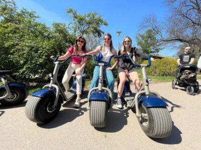 2-H Fabulous Berlin Historical Guided Fat Tire Tour - Getting Ready: Helmet, Practice Time, and Riding Comfort