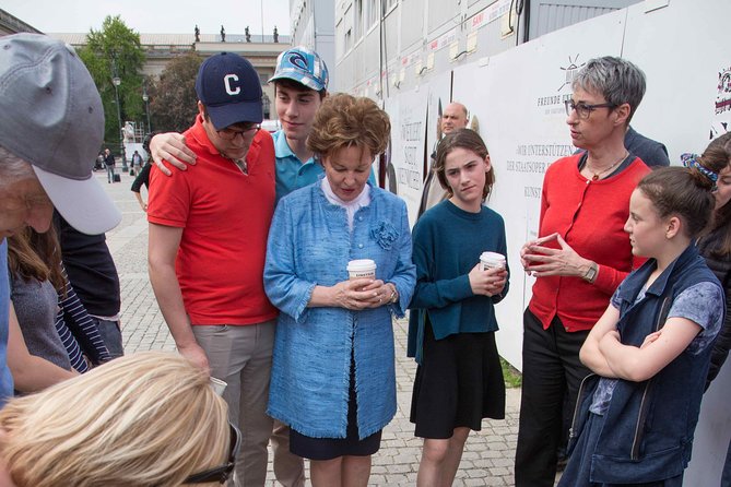 4 hours tour "The Best of Berlin" - Neue Wache: remembering victims of war and dictatorship