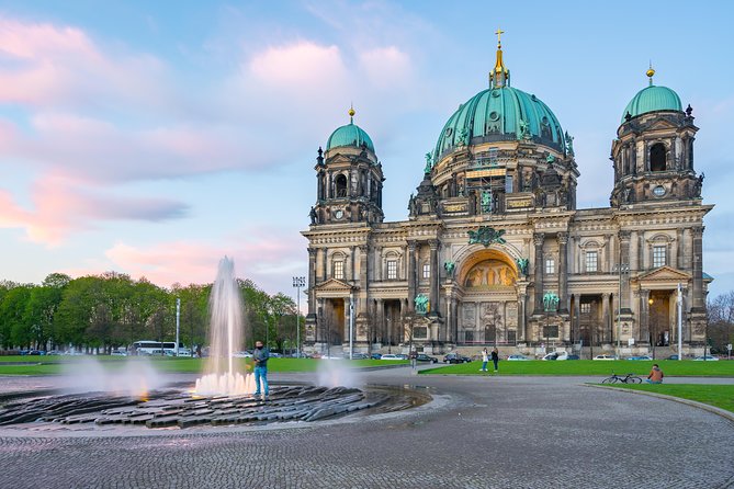 All-in-One Berlin Highlights on Foot: Private Walking Tour - Checkpoint Charlie: East Meets West, Then and Now