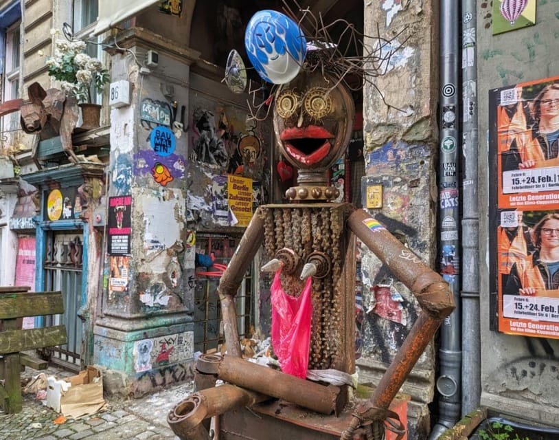 Alternative Berlin / Street art tour - Private group - Key highlights you will actually care about