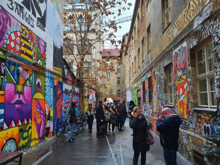 Alternative Berlin / Street art tour - Private group - What is included (and what you must plan yourself)