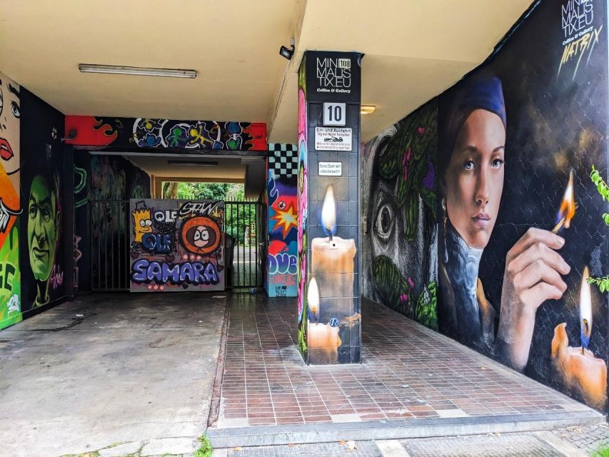 Alternative Berlin / Street art tour - Private group - Post-Wall counterculture: alternative housing and communal life