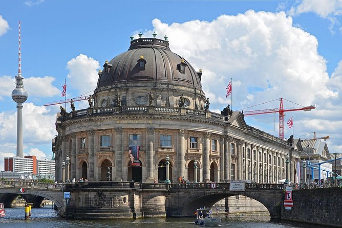 An Introduction to Berlin Walking Tour - Brandenburg Gate: Prussian roots and modern world events