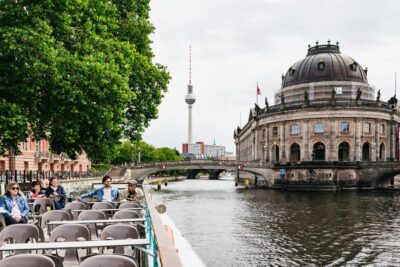 Berlin: 1-Hour City Sightseeing Cruise - Alte Börse Pier check-in near Hackescher Markt