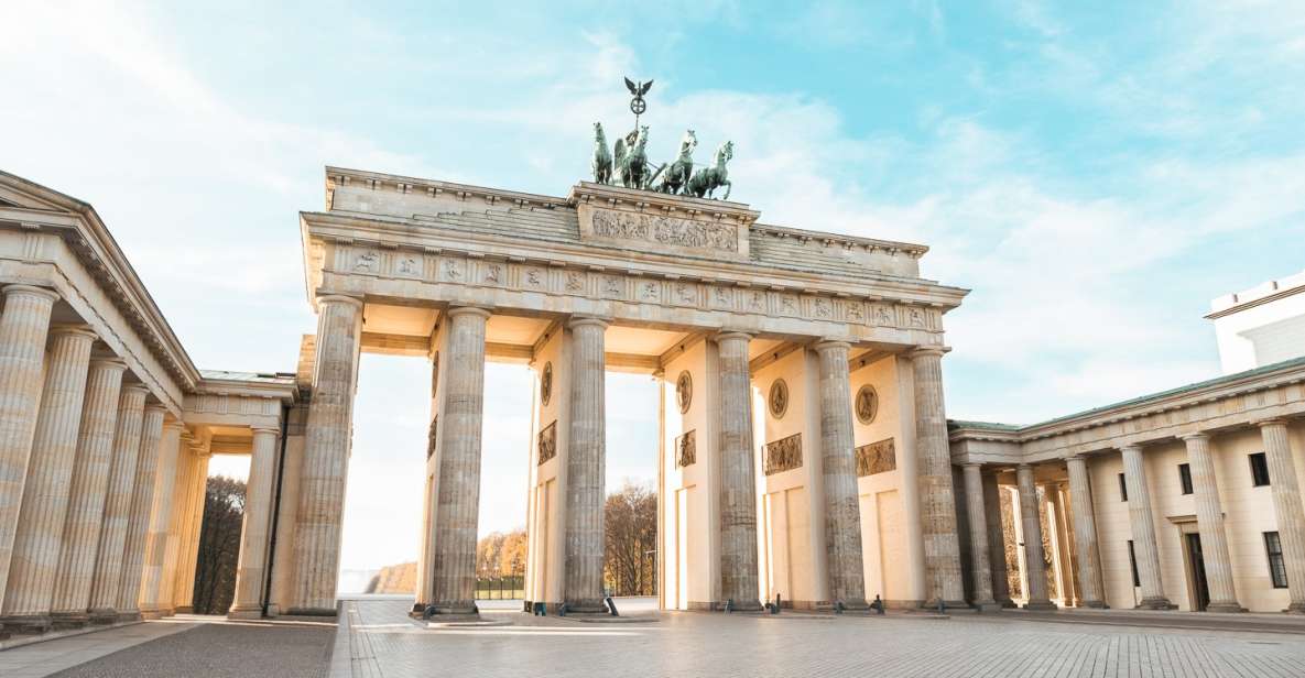 Berlin: 1-Hour Guided Tour of the Historic Center - Brandenburg Gate Through Pariser Platz: The Opening Photo Stop With Real Context