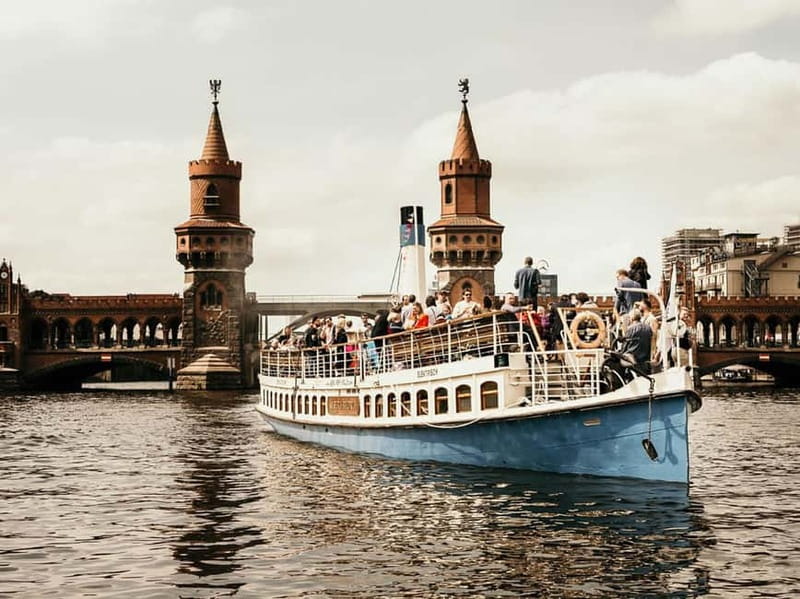 Berlin: 2.5-Hour Beer & Sunset Sightseeing Boat Cruise - Why a Berlin beer cruise works so well after dark