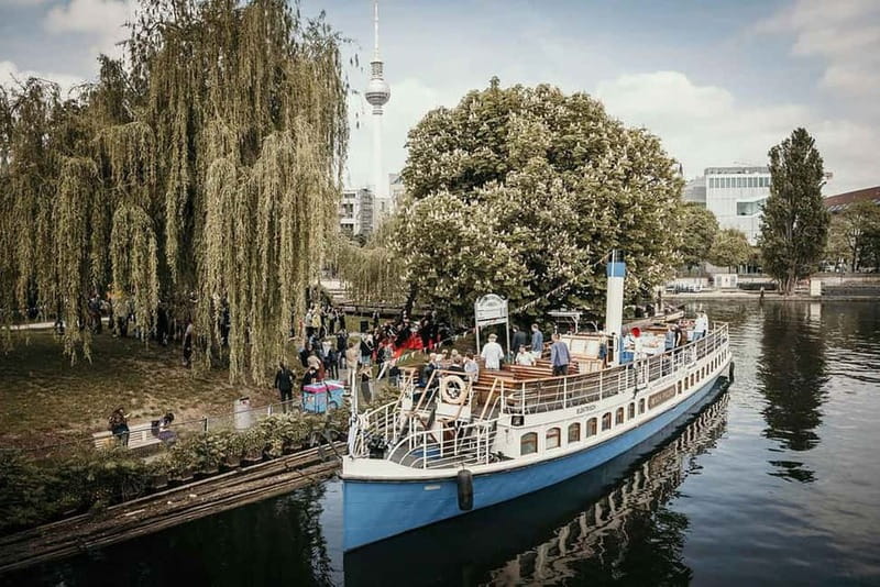 Berlin: 2.5-Hour Beer & Sunset Sightseeing Boat Cruise - Stop-by-stop: the best night scenes you pass on this 2.5-hour loop