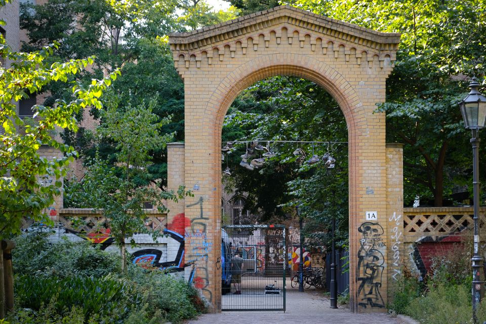 Berlin: Alternative Berlin Walking Tour - Finishing in Friedrichshain and finding the music-scene thread