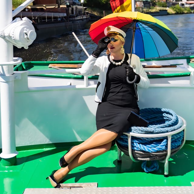 Berlin: Audrey Ahoi! Spree cruise with drag queen (HOL) - The full route in two hours: from Bellevue to Oberbaumbrücke