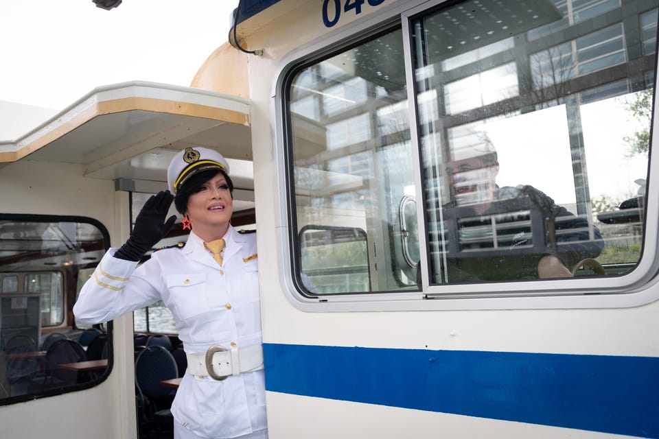 Berlin: Audrey Ahoi! Spree cruise with drag queen (HOL) - Who should book this cruise (and who might skip it)