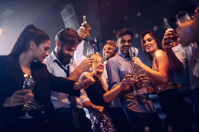 Berlin Bachelor(ette) Party with Night PubCrawl - Why this Friedrichshain pub crawl makes Berlin nights easier