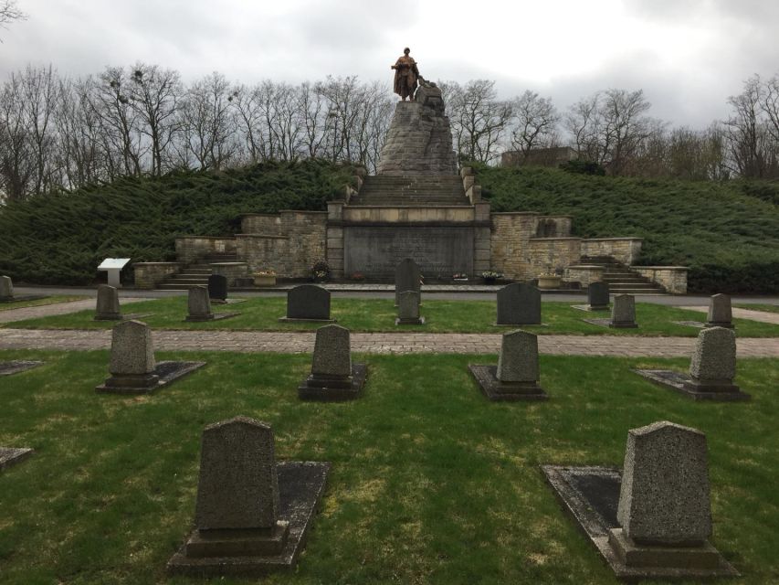 Berlin: Battle for Seelow Heights WW2 tour -Clash of Titans - Getting there from Berlin Alexanderplatz (and what to watch for)
