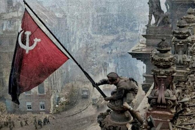 Berlin Battlefield Tour - Operation Berlin 1945 (Small Group) - Key moments you’ll walk through