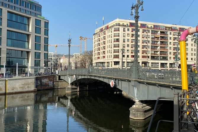 Berlin Battlefield Tour - Operation Berlin 1945 (Small Group) - Stop 4: Platz der Republik turns “distance” into a real obstacle