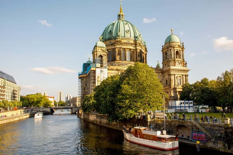 Berlin: Boat Sightseeing Tour on Electric Motor Yacht - The Fitzgerald yacht: 1920s styling plus real comfort