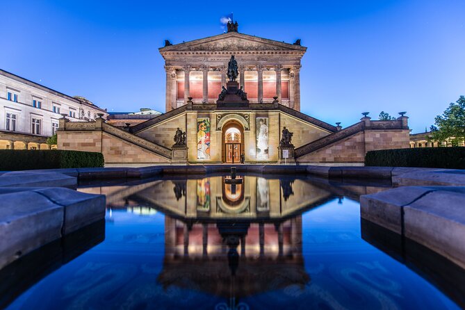 Berlin By Night by Private Minivan Highlights and Taylor made - Brandenburg Gate in night light: the classic finish