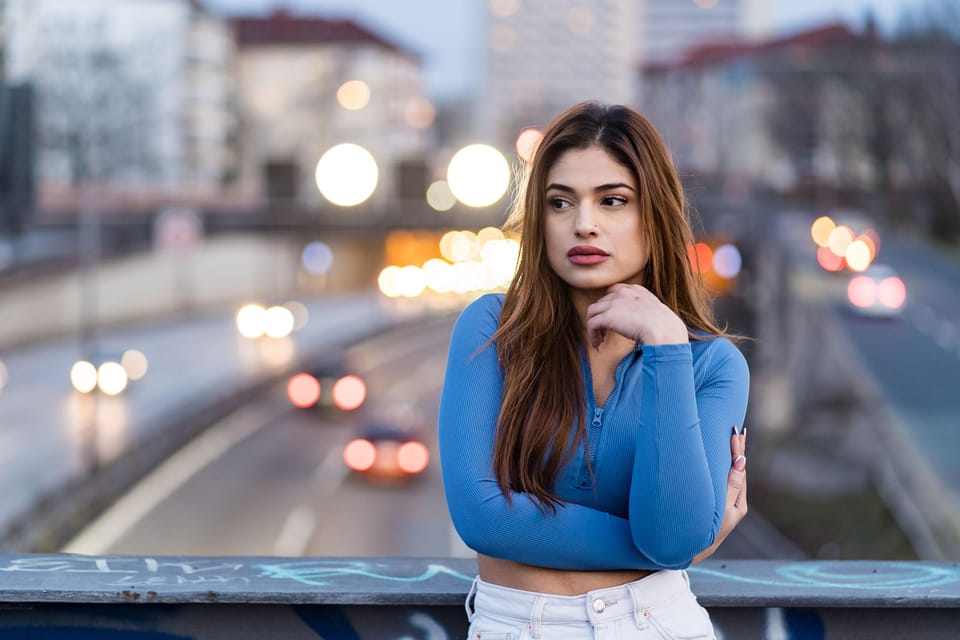 Berlin by Night: Private Photoshoot at Illuminated Cityscape - What to wear and bring so the night feels effortless