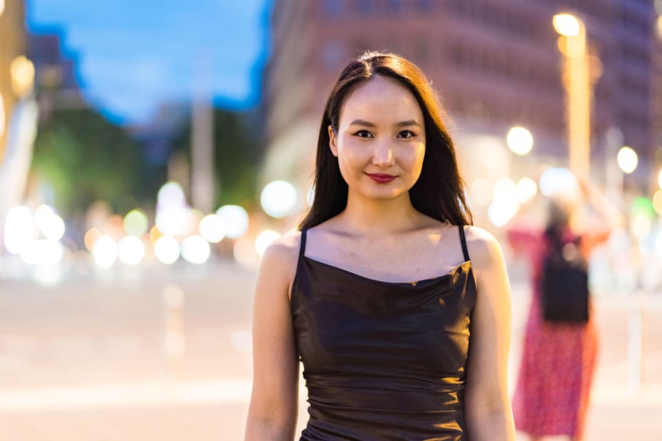 Berlin by Night: Private Photoshoot at Illuminated Cityscape - Brandenburg Gate in the glow: the finish that feels cinematic