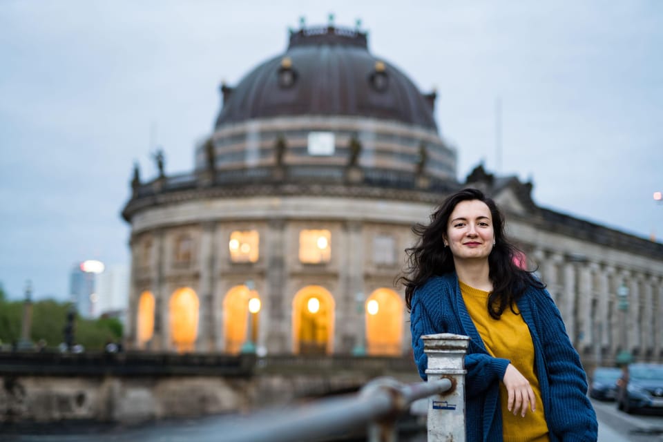 Berlin by Night: Private Photoshoot at Illuminated Cityscape - What you get: 40 edited photos and fast, online delivery