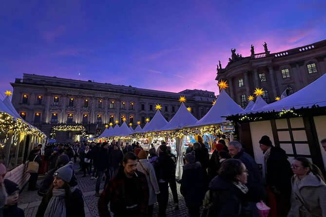 Berlin Christmas Markets Walking Tour - Humboldt Forum and Berlin Cathedral: light installations and a shifting skyline
