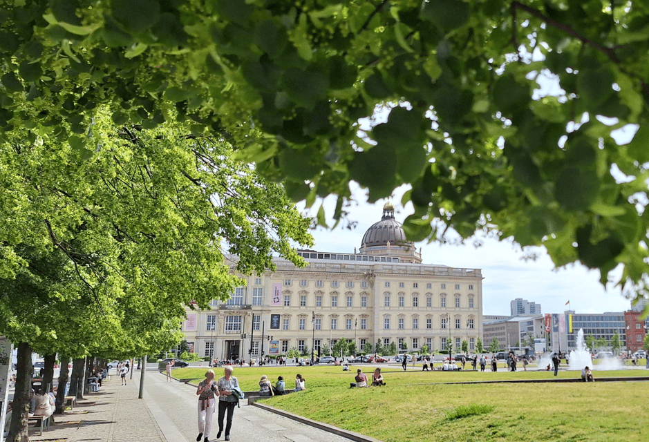 Berlin: City Highlights Express & Panorama Roof Terrace - Getting from the start to the center of the route