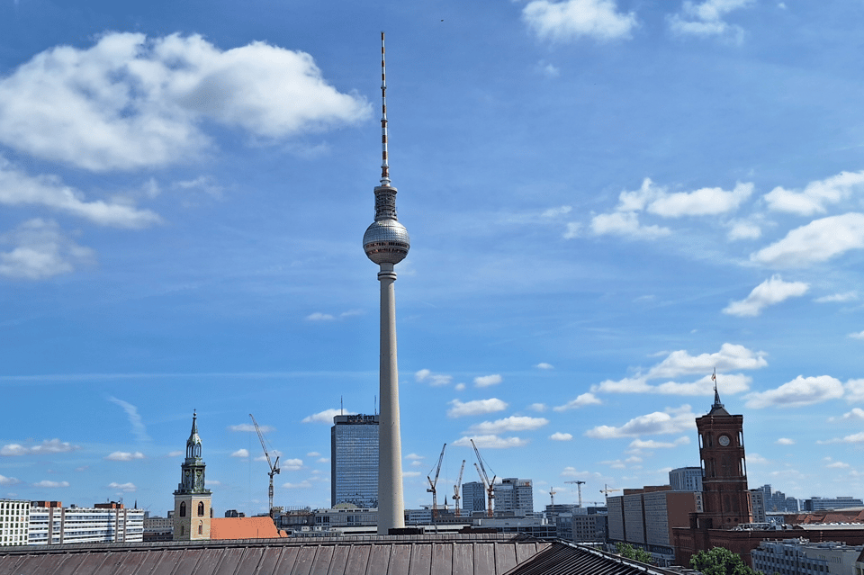 Berlin: City Highlights Express & Panorama Roof Terrace - Spree River and the city’s camera angles