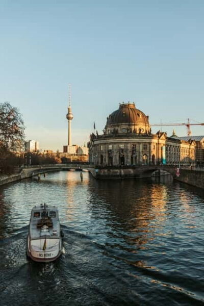 Berlin: City tour - Best of Berlin - Reichstag to Brandenburg Gate to Unter den Linden: the skyline spine you can’t miss