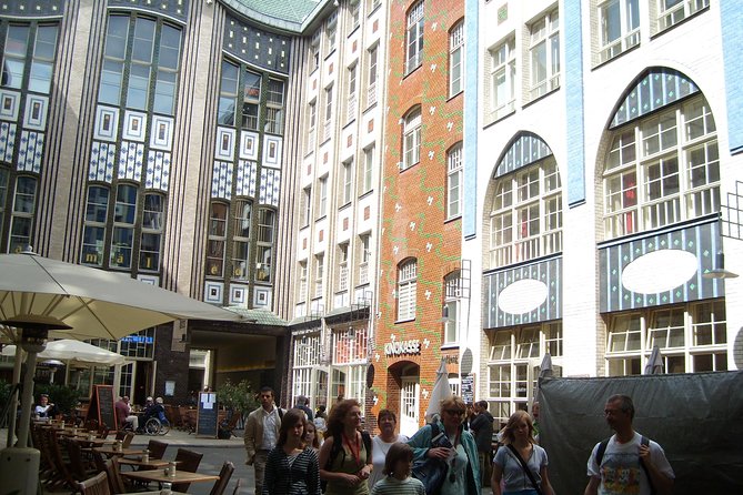 Berlin City Walking Tour of Scheunenviertel and Hackesche Höfe in Berlin Mitte - Hackesche Höfe courtyards: what you’ll notice day vs evening