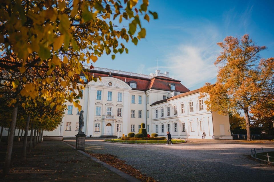 Berlin: Classical concerts in Köpenick Palace - Aurora Hall - Before the concert: using free palace admission without rushing