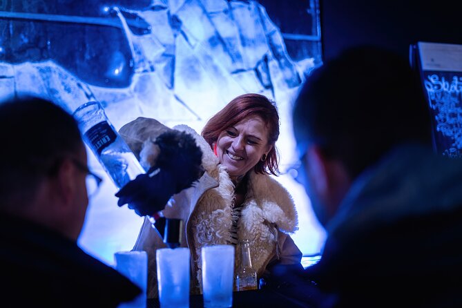 Berlin Combo: Hop-On-Hop-Off Bus and Icebar Ticket - When the experience can feel frustrating