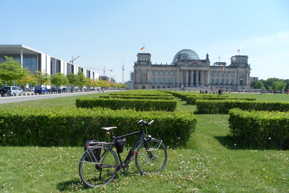 Berlin: E-Bike Tour of the Berlin Wall and Mitte Highlights - Why riding the Berlin Wall line is the best way to get it