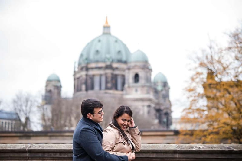 Berlin: Early Morning Private Photoshoot to avoid the Crowd - How Posing and Timing Actually Get You Better Photos