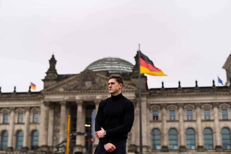 Berlin: Early Morning Private Photoshoot to avoid the Crowd - Edited Photos in 48 Hours and the RAW Photo Option