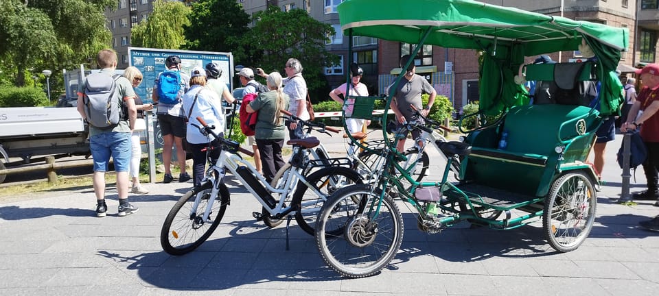 Berlin (E)Bike Tour Historical Highlights in Small groups - Berlin Mitte moves faster on two wheels (and a rickshaw)