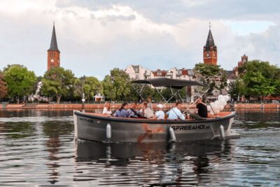 Berlin: Electric Boat Rental for self-driving 2 hrs - Getting there: Grünau makes the start easy