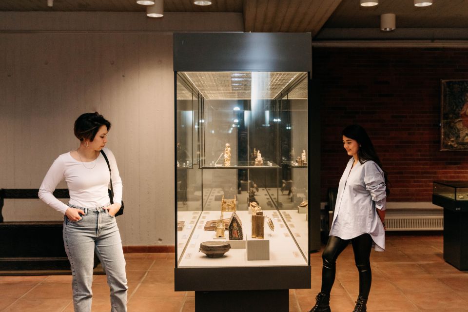 Berlin: Entry Ticket To The Kunstgewerbemuseum - What you’ll see: reliquaries, ceramics, furniture, and real fashion history
