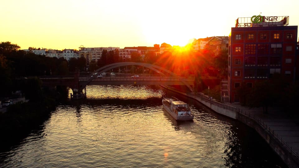 Berlin: Evening Boat Cruise – Romance & Moonlight - Should you book this Berlin Romance & Moonlight Boat Cruise?
