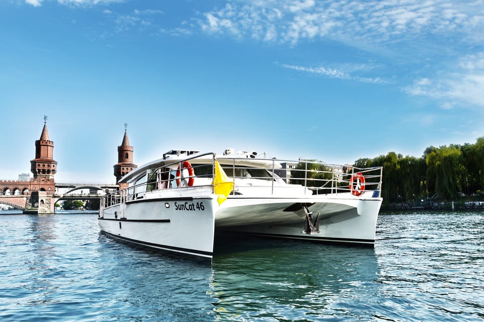 Berlin: Exclusive Boat Tour on a Solar-Powered Catamaran - What you’ll see on the Spree: the landmarks, in the order they pass