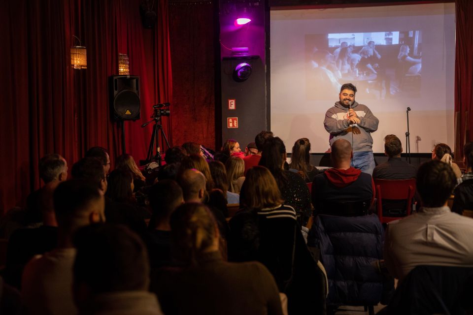 Berlin: Expats in Berlin Comedy Show Ticket - Drinks and Bar Access: Think Comfort, Not Craft Cocktails