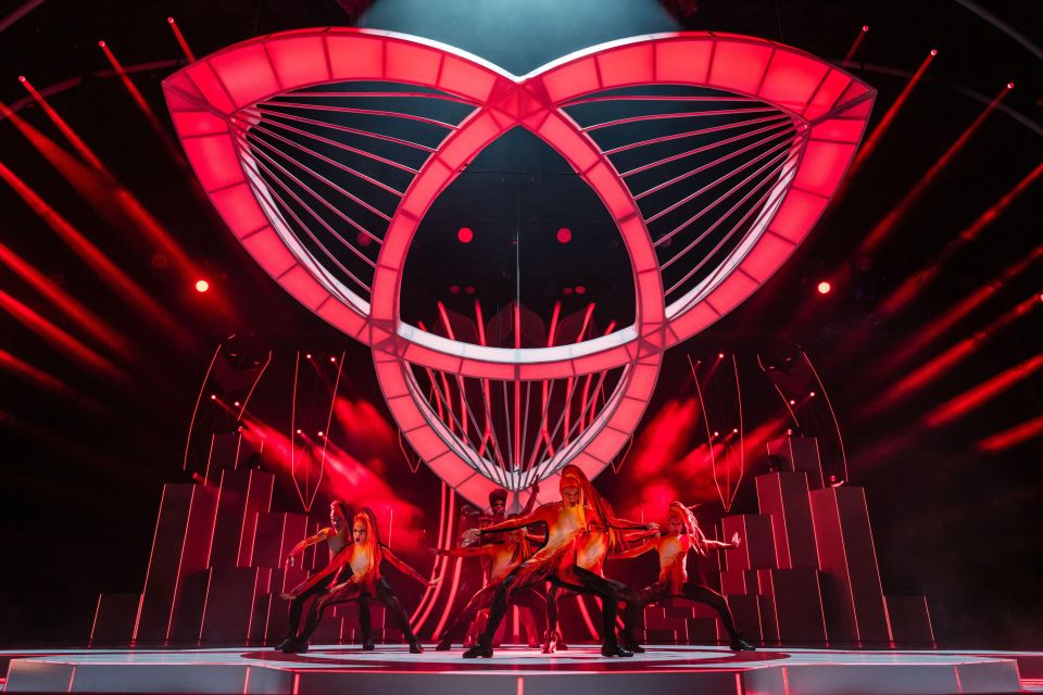 Berlin: FALLING | IN LOVE Grand Show Friedrichstadt-Palast - Key things to know before you go