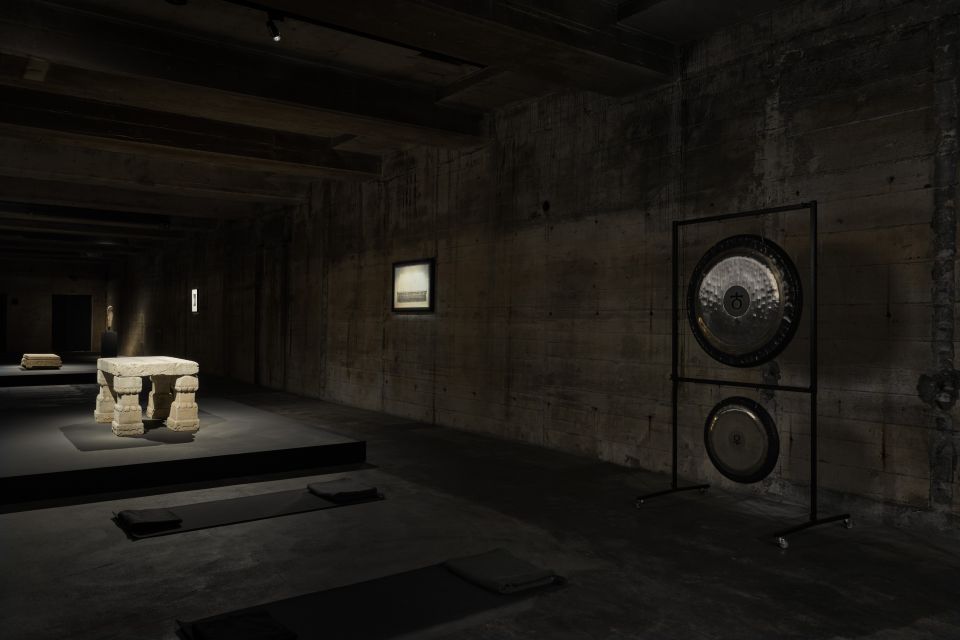 Berlin: Gong Bath Session at The Feuerle Collection - Setup and comfort: warm layers are not optional