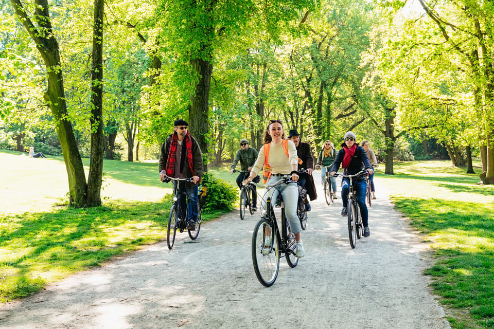 Berlin: Green City Guided Bike Tour - Getting started at Kulturbrauerei and choosing your bike
