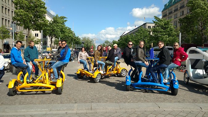 Berlin : Guided Private Sightseeing Tours with Funbikes, Teambikes - Pariser Platz, Pergamon Museum pass, and the Museum Island repeat factor