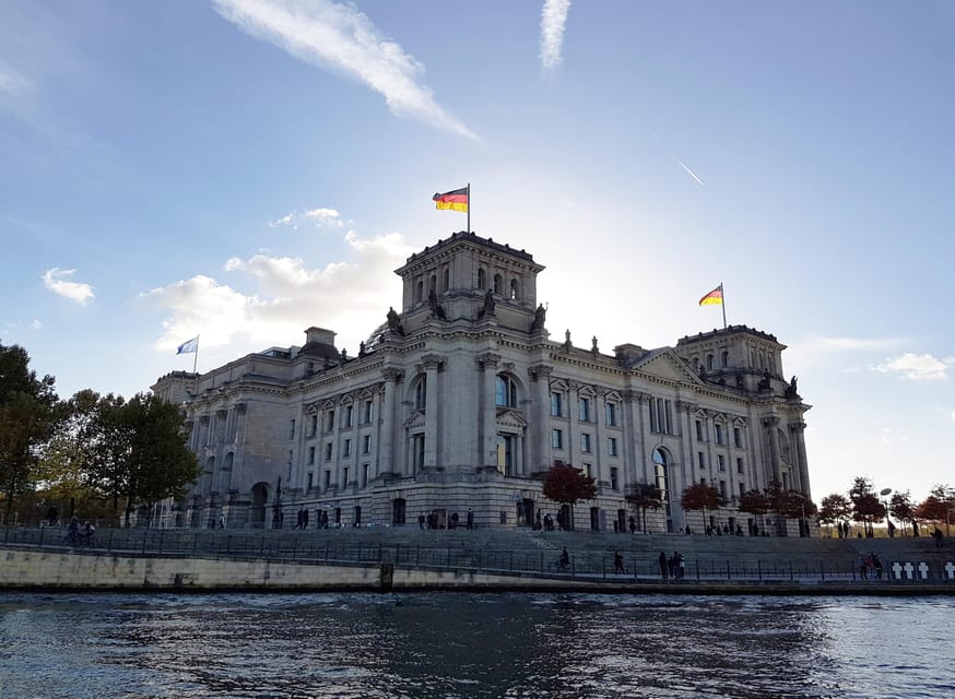 Berlin: Guided Walking Tour around the Reichstag - Who this tour suits best (and who might want something else)