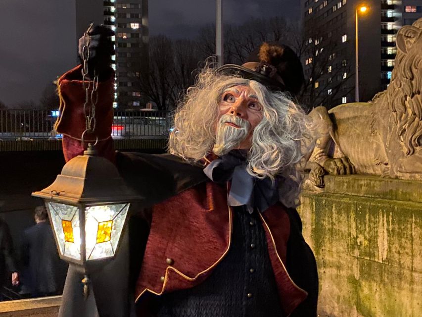 Berlin: Guided Walking Tour by Night - Meeting the Lamplighter: Lantern Lore and Moving Stories