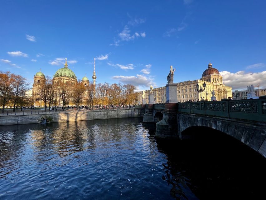 Berlin: Guided Walking Tour in English - Checkpoint Charlie and the Berlin Wall Story
