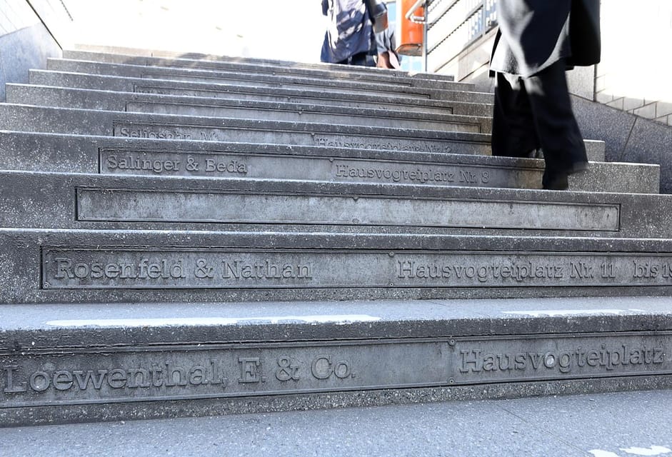 Berlin: Hidden gems around the Gendarmenmarkt - Guided walking tour - Quick hits