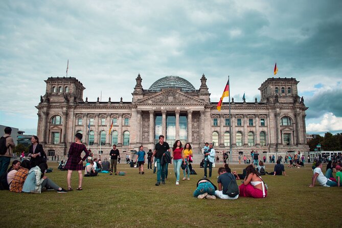 Berlin Highlights Self guided scavenger hunt and Walking Tour - Languages: making it work for your group