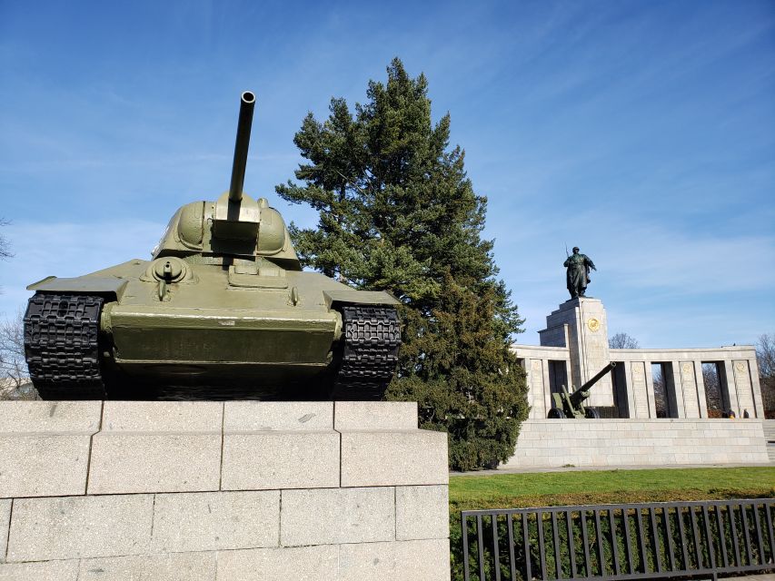 Berlin: Hitler and the Third Reich - a private walking tour - Tiergarten and the Soviet War Memorial: memory in leafy daylight